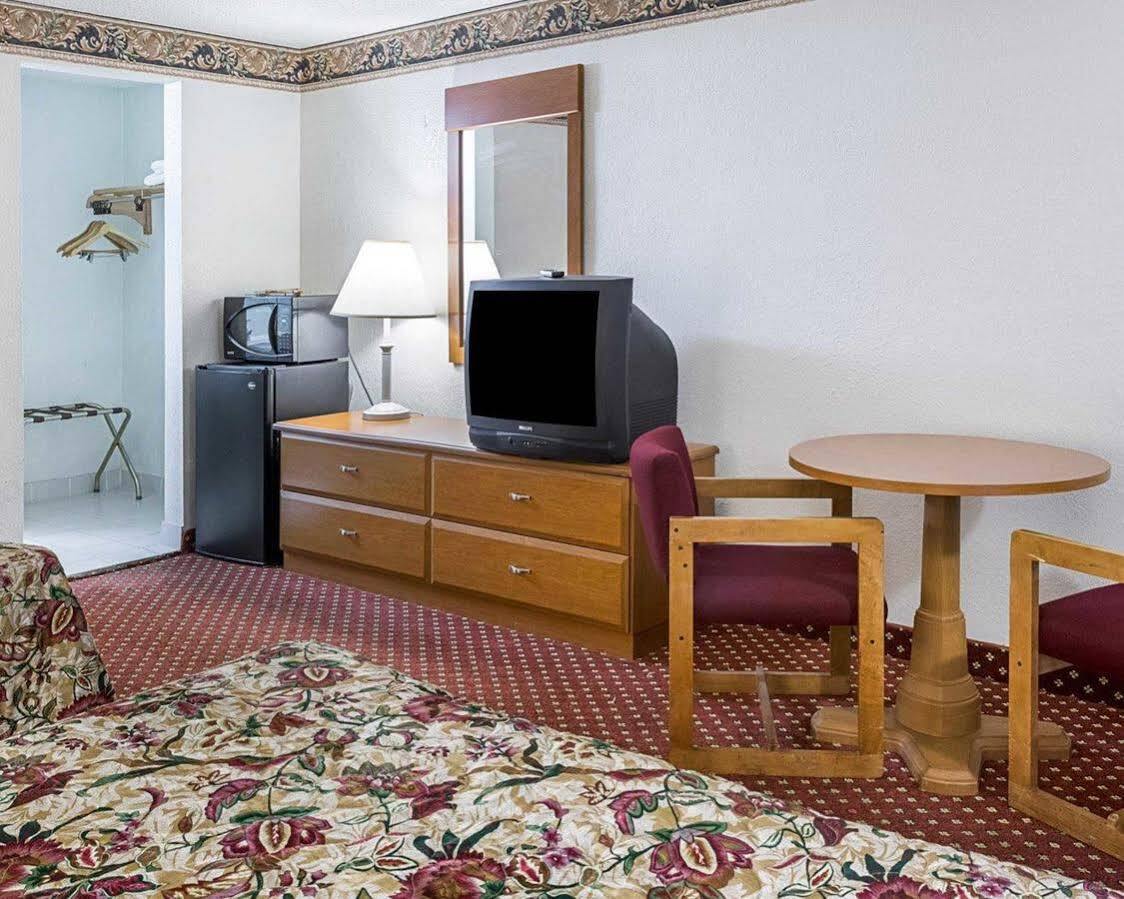 Gateway Inn Templeton Luaran gambar