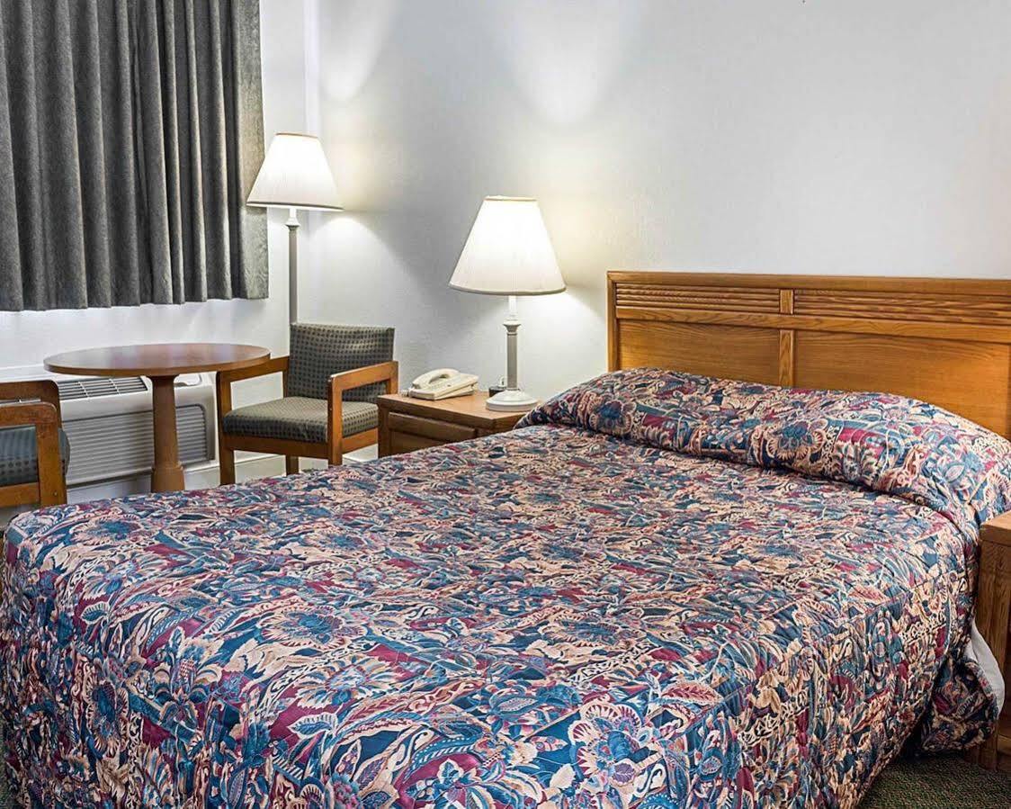 Gateway Inn Templeton Luaran gambar
